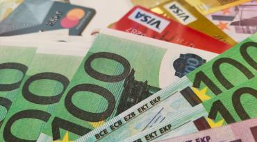 content.field_image['#items'].alt